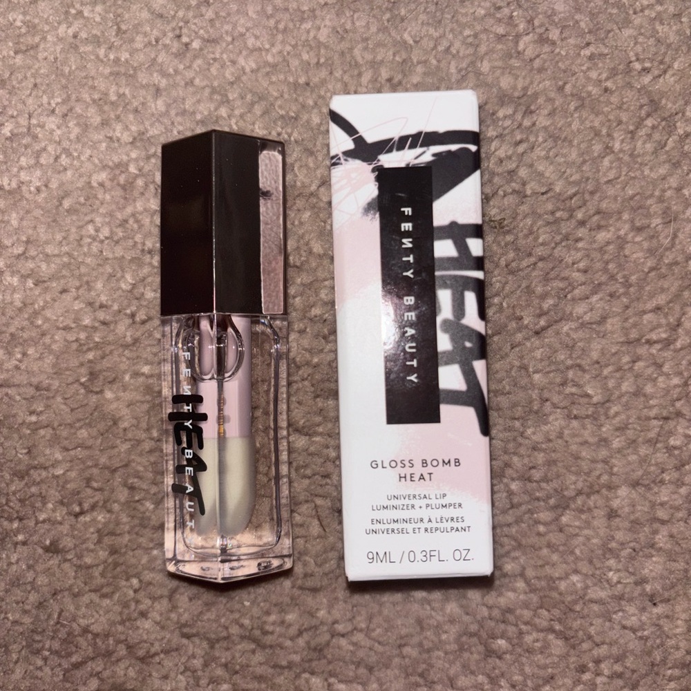 Fenty Beauty Gloss Bomb Heat - Universal Lip Luminizer in Glass Slipper